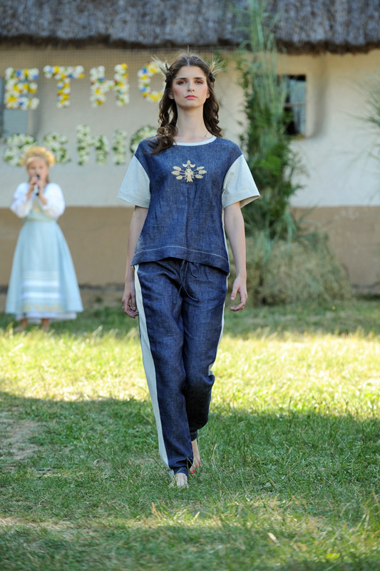 Коллекции Этно-fashion на фестивале «Країна Мрій»: SVITLO