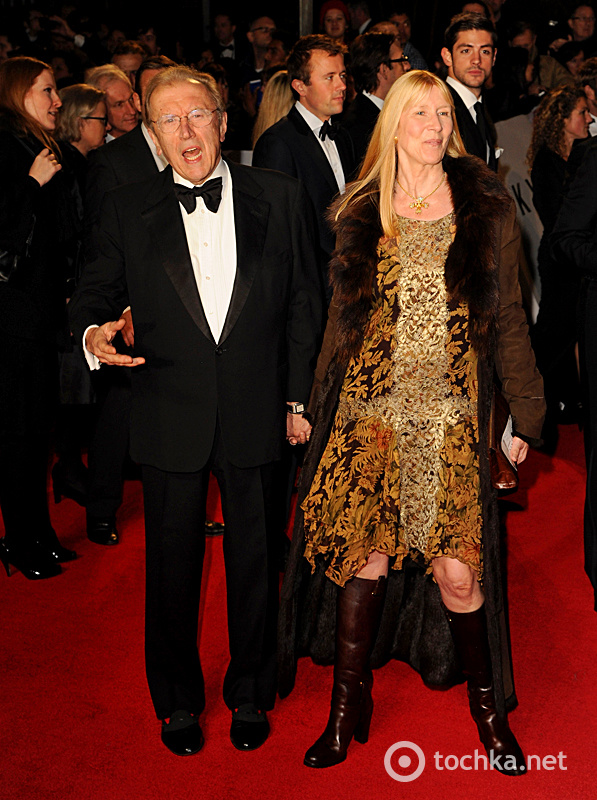 Наряди гостей на прем'єрі Бонда