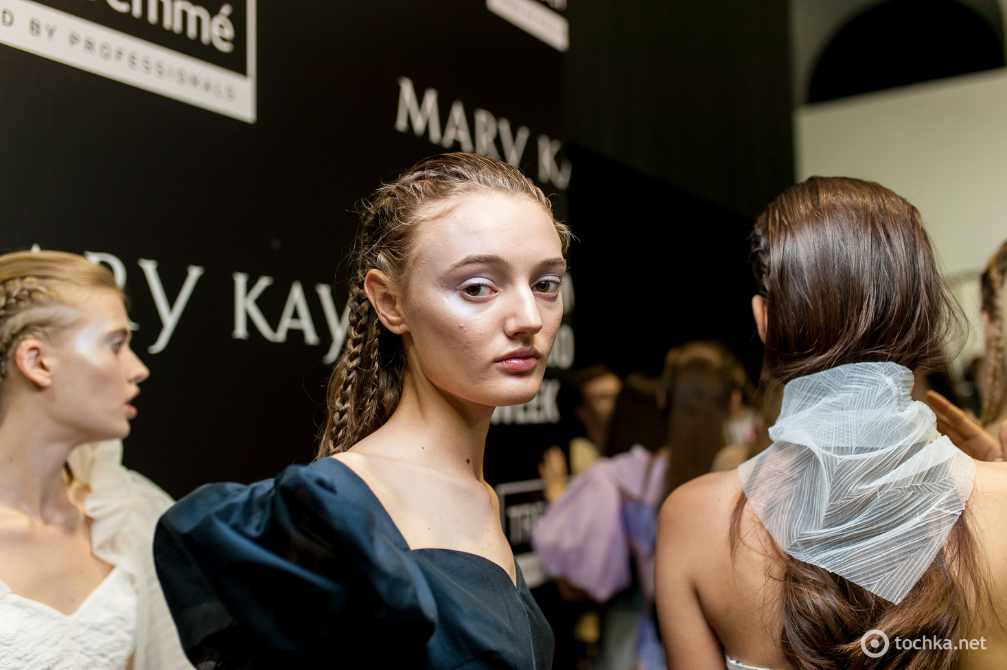 Backstage второго дня UFW SS20