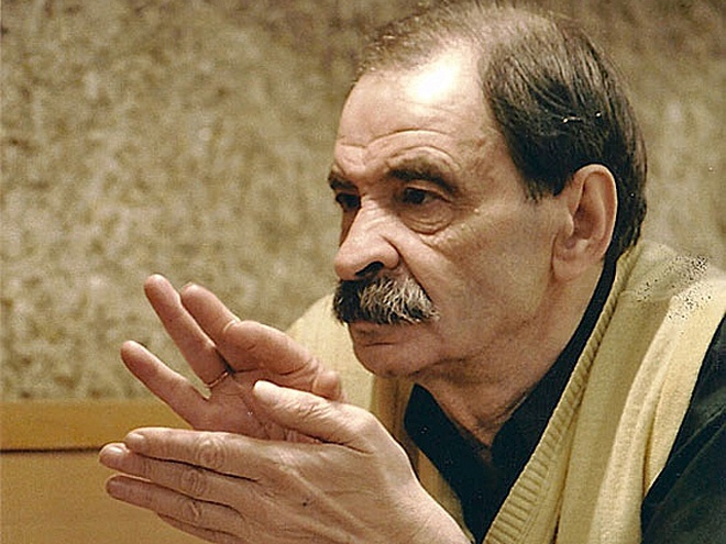 Илья Олейников умер
