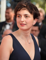 Модные стрижки лето 2014: звезды