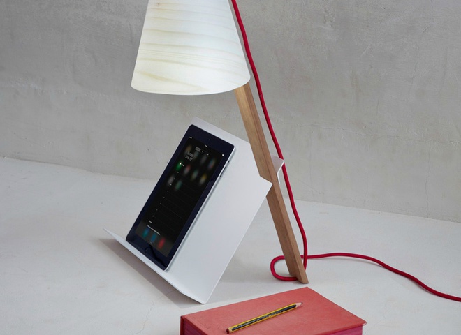 лампа с подставкой для книги