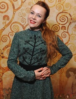 Українські костюми: Литовченко, Сумська, Яремчук, Гончарова Українські костюми: Литовченко, Сумська, Яремчук, Гончарова