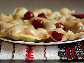 Вареники с черешней Вареники с черешней