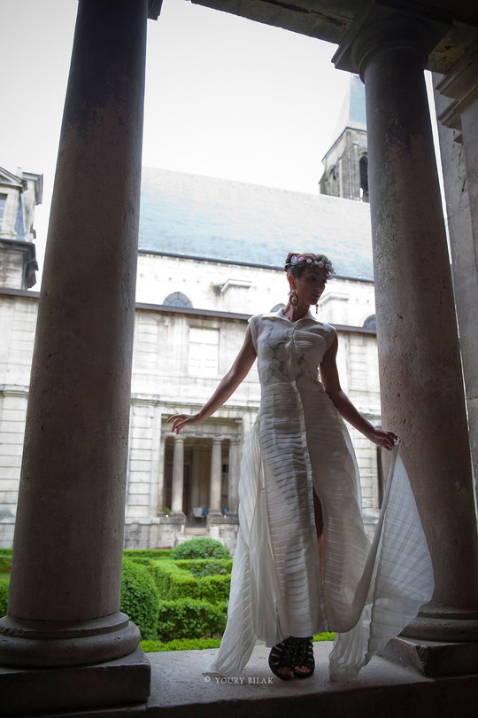 Couture: Оксана Караванская показала во Франции две коллекции 