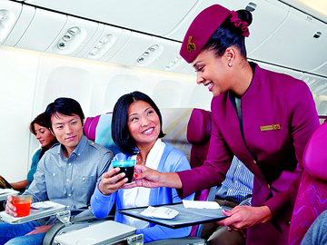 Авиакомпании, которые щедро наливают в полете: Qatar Airways
