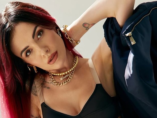 MamaRika показала, який вигляд має після збільшення губ