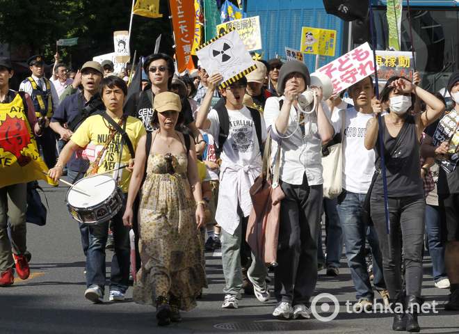 Протест против атомной энергетики в Токио