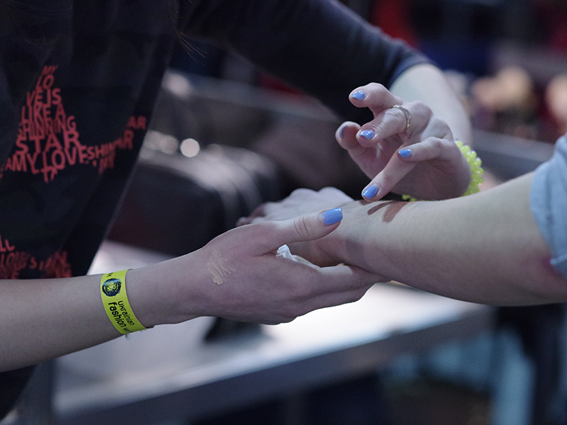 UFW AW 16/17. Второй день: бэкстейдж макияж