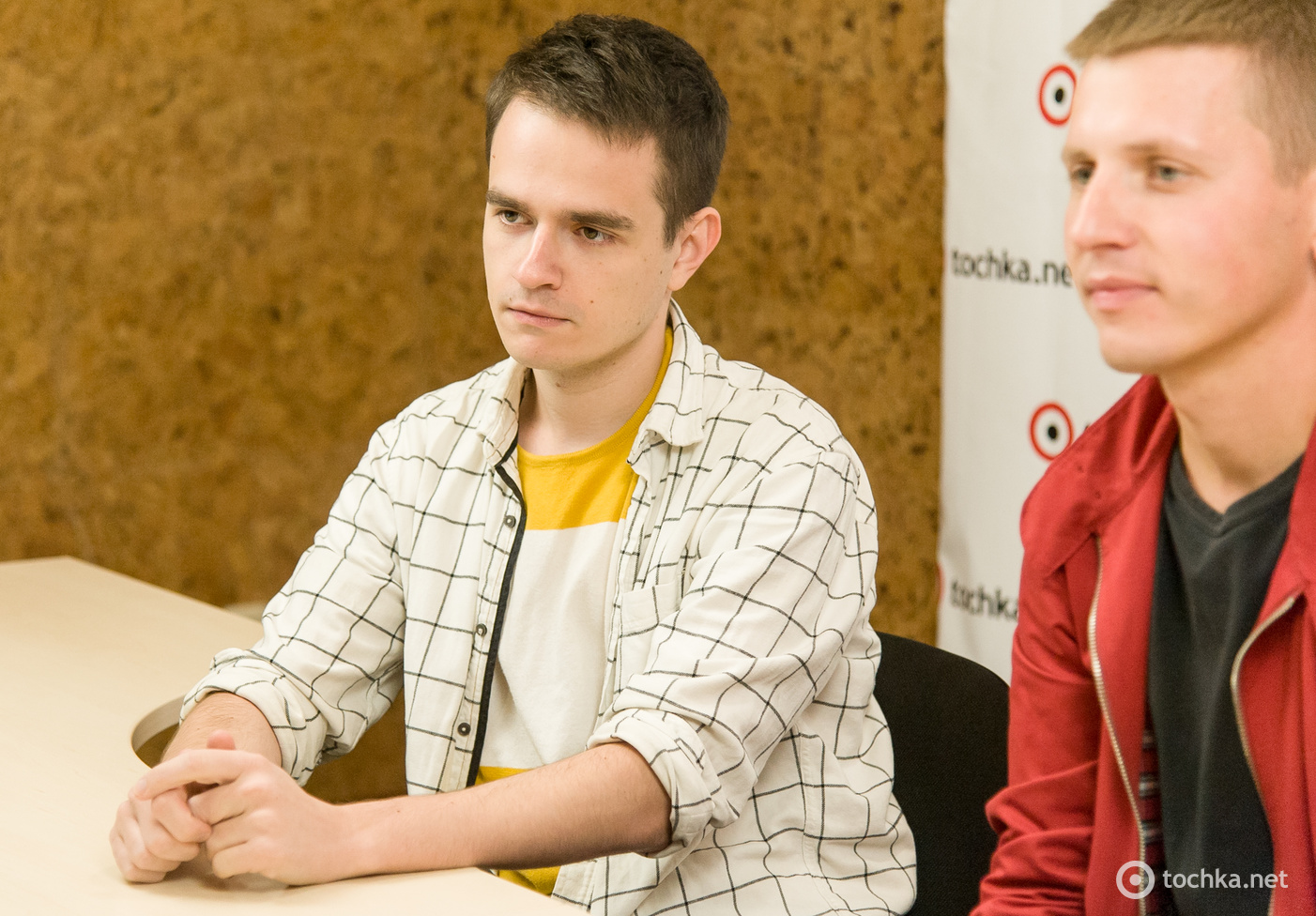 Brunettes Shoot Blondes