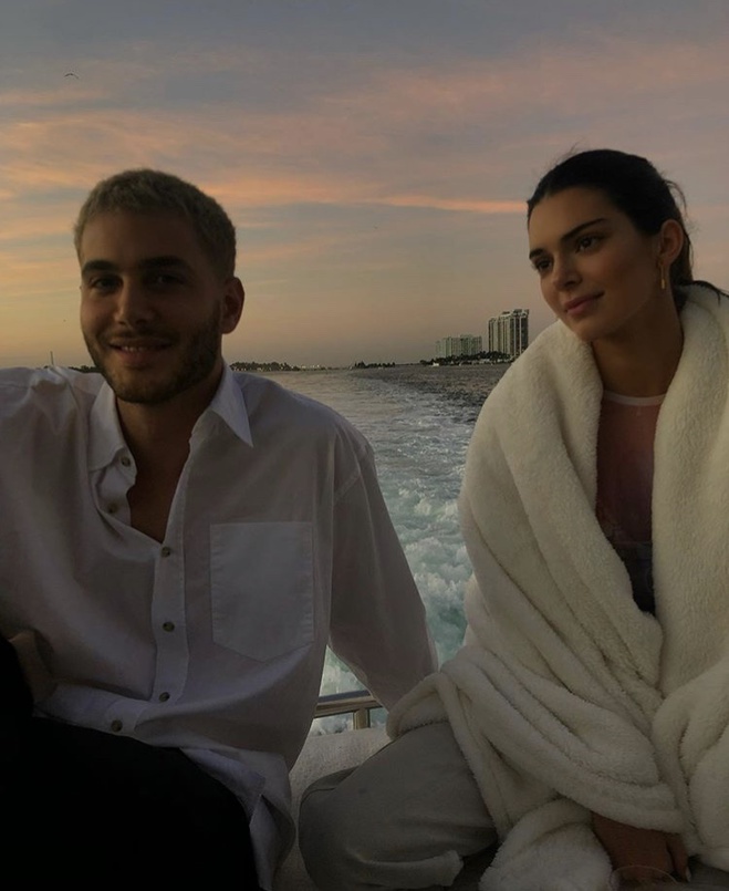 Белла Хадид и Кендалл Дженнер отменяют зиму: смотрим пляжные фото моделей