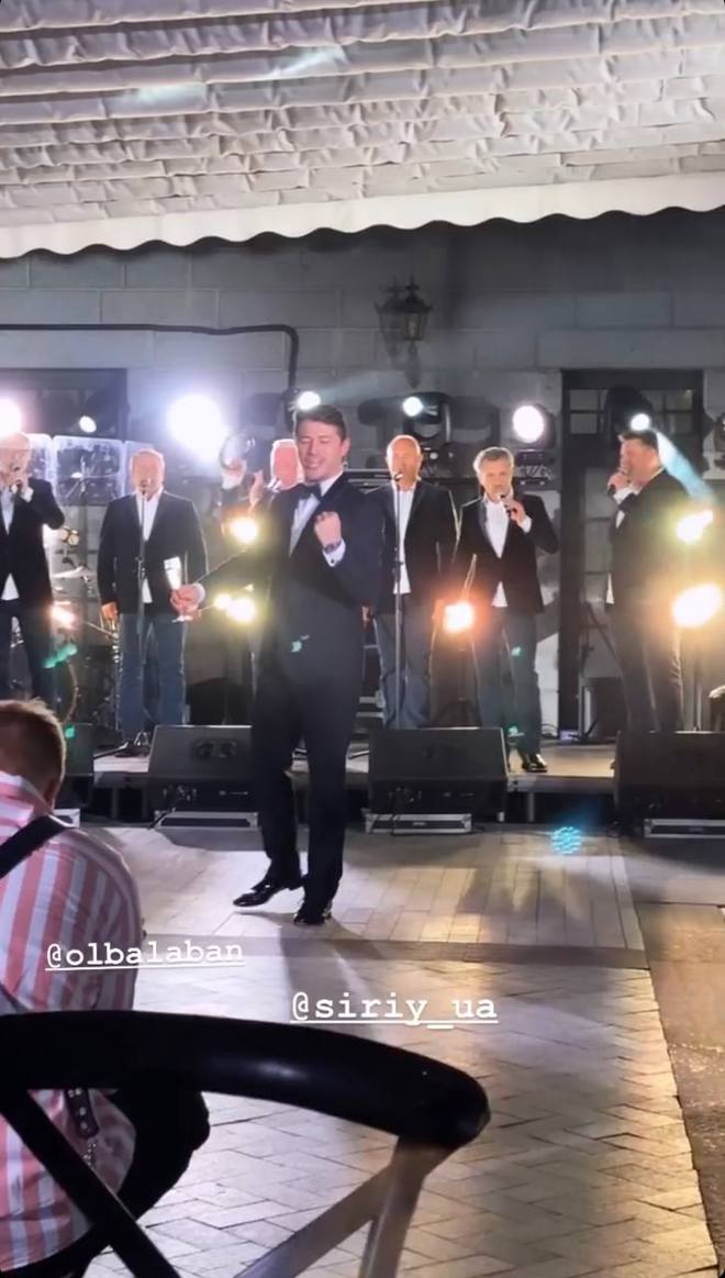 Сергій Притула співає молитву