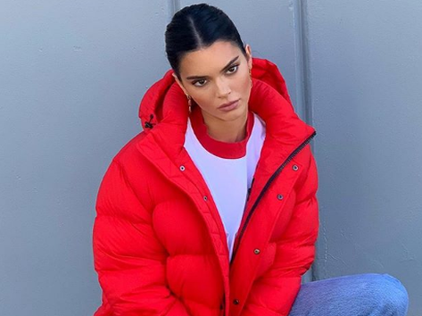 Fuck it’s cold: сексуальная Кендалл Дженнер в бикини на горнолыжном курорте