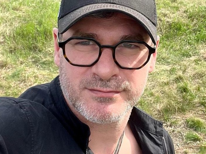 Арсен Мірзоян поділився своїми підлітковими світлинами