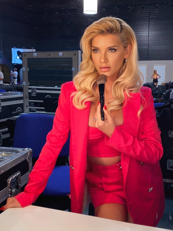 Міша Романова