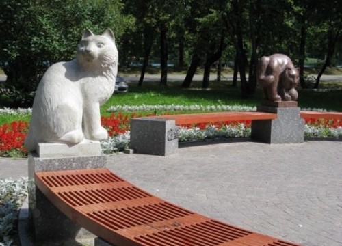 Прикольные памятники котам