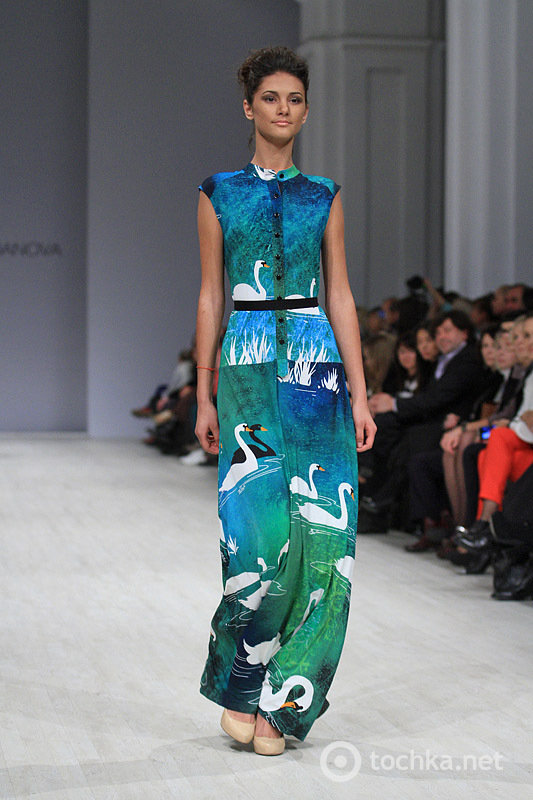 Показ Larisa LOBANOVA