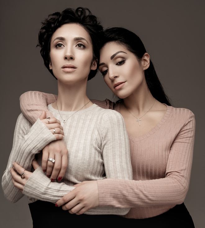 The Alibi Sisters - Анна и Ангелина Завальские