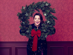 Мелисса Маккарти в новогодней кампании Seven7