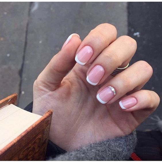 Весільний французький манікюр