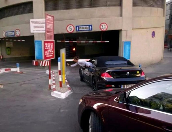 Осторожно! За рулем женщины!