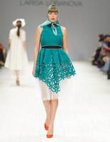 Показ LARISA LOBANOVA