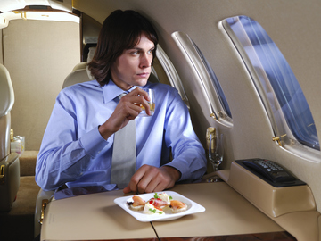 Еда в самолетах: дорого и невкусно?