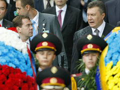 Дмитрий Медведев, Виктор Янукович