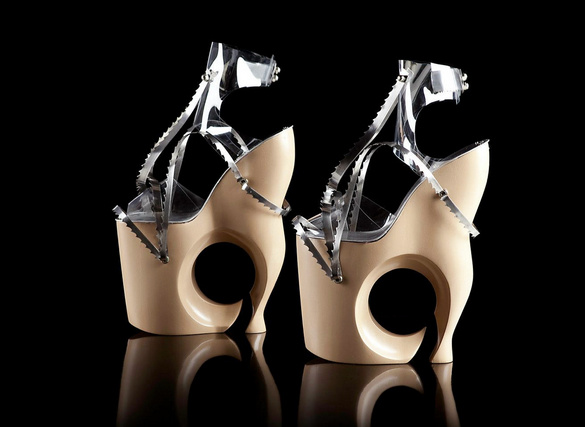 Виставка футуристичного взуття