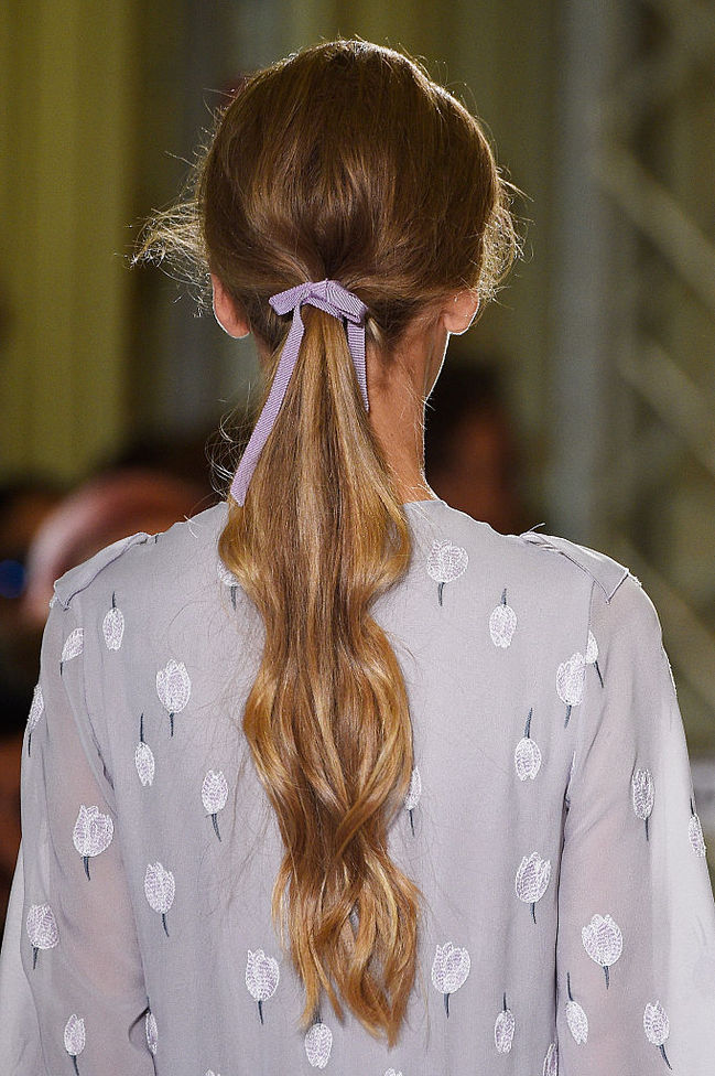 Весняні зачіски 2017: хвіст