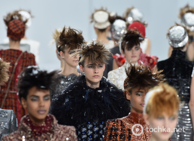 Paris Fashion Week: новый тренд в прическах от Chanel