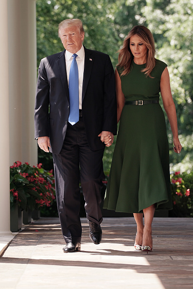 ТОП-10 летних образов Мелании Трамп