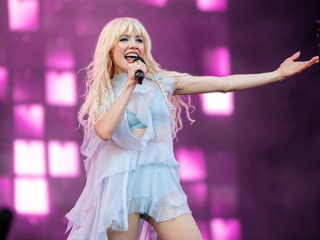 Виконавиця хіта Call Me Maybe Карлі Рей Джепсен уперше стала мамою