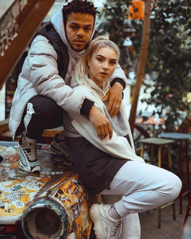 Анна Сулима з нареченим