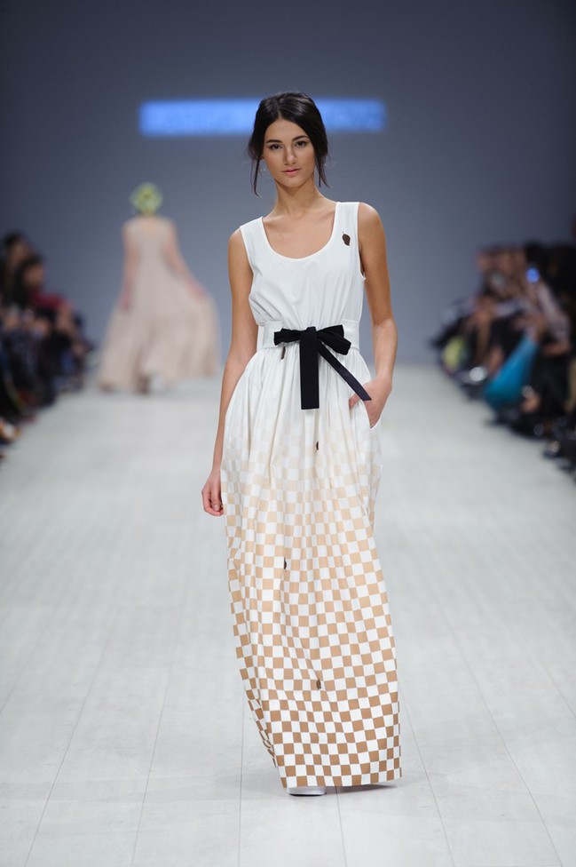 LARISA LOBANOVA ss 2016