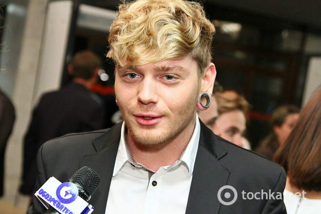 YUNА: красная дорожка