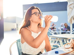 Що потрібно пити для того щоб шкіра була здоровоюЩо потрібно пити для того щоб шкіра була здоровою