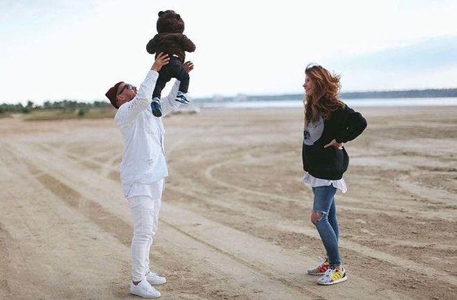 MONATIK з дружиною Іриною та сином