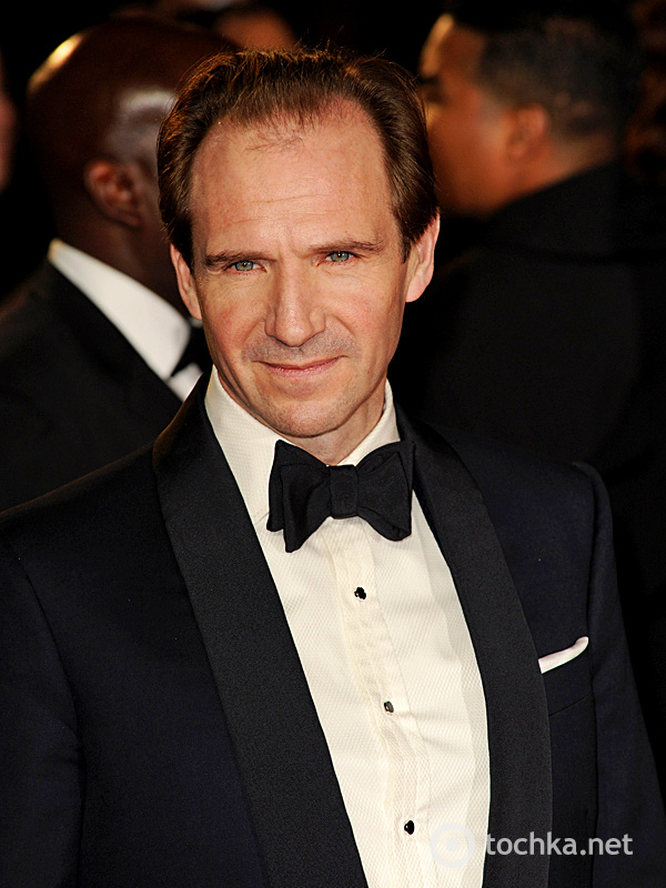 Наряди гостей на прем'єрі Бонда