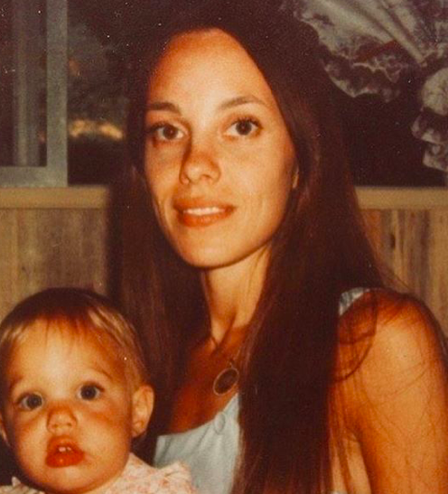 Анджелина Джоли в детстве
