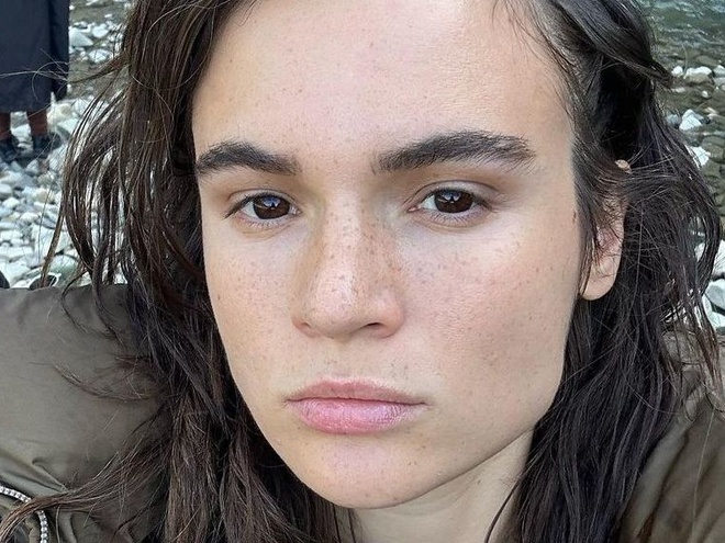 Кацуріна побула в наметі й показала своє гречано-бутербродне харчування