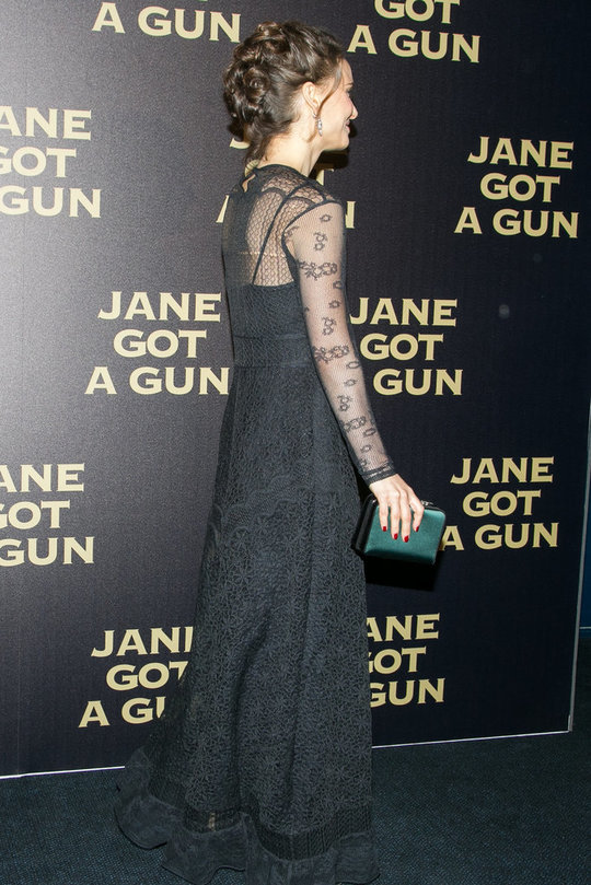 Натали Портман на премьере фильма "Джейн берет ружье"