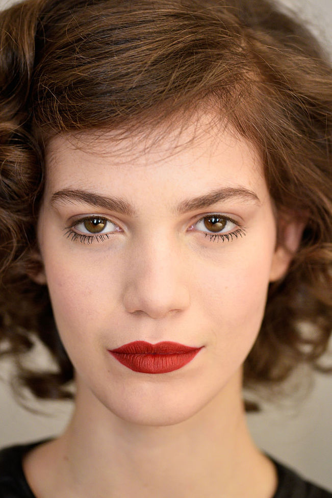 Червона помада на кожен день