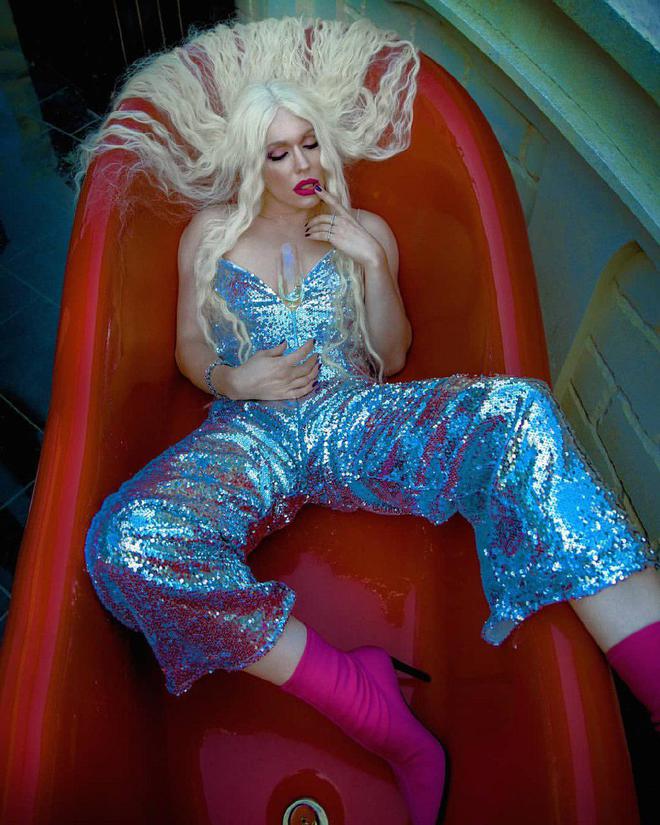 Травесті-діва Монро