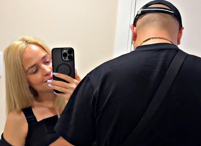 Переможниця «Холостяка-13» натякнула на весілля та засвітила «вагітний» животик