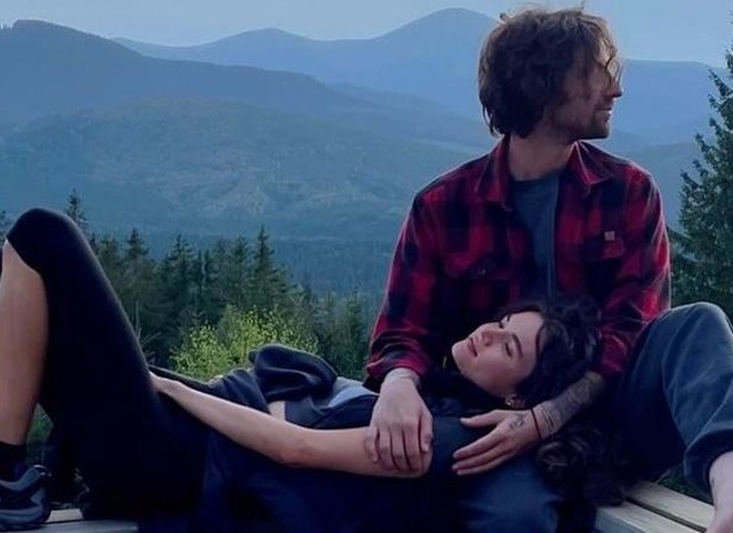 Подруга Кацуріної злила у мережу фото її пристрасного поцілунку з Дантесом