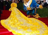 Мемы на наряд Рианны для Met Gala 2015