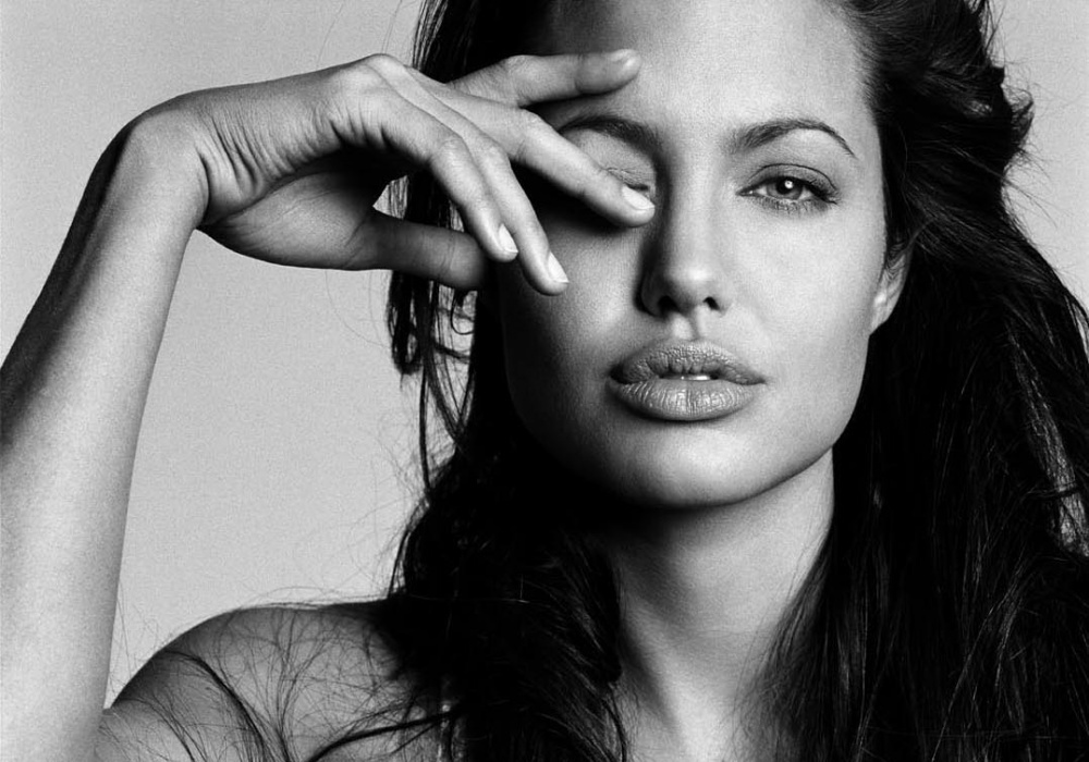 Анджелина Джоли