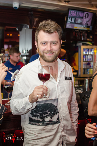 Співачка KUPTSOVA презентувала дебютний альбом гучним концертом на свій день народження