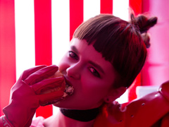 Еда и девушка